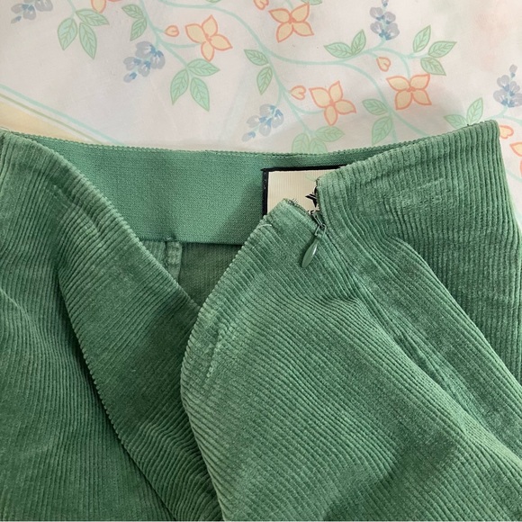 Tuckernuck Ashford green corduroy crop flare pants medium - Picture 10 of 11